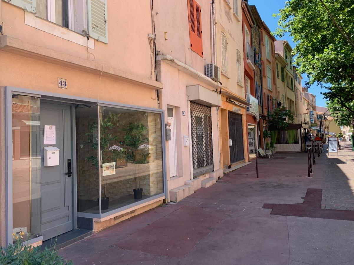 Formidable Studio Au Coeur Historique De Frejus Lejlighed Eksteriør billede